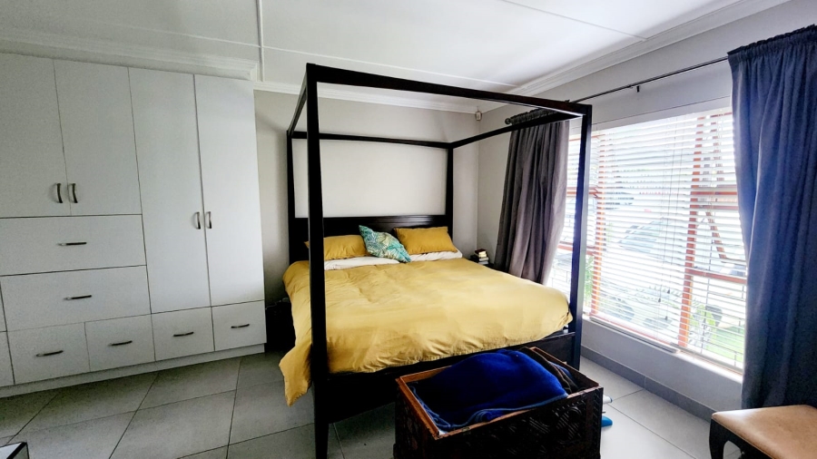 To Let 3 Bedroom Property for Rent in Loerie Park Western Cape